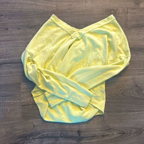 Yellow long sleeve - Picture 2 of 2